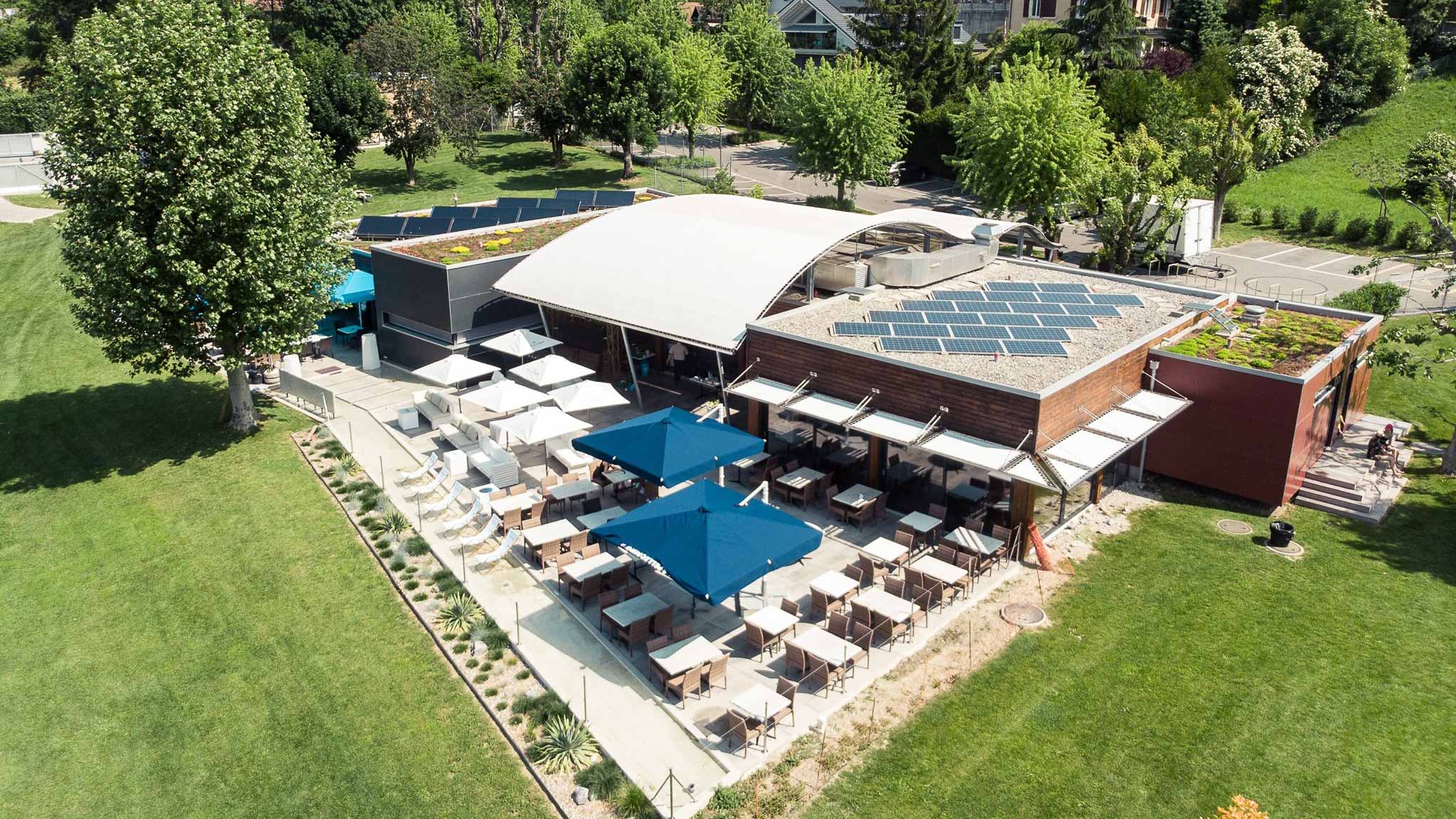 Photo aérienne du restaurant de la piscine de le Fleur-de-Lys à Prilly